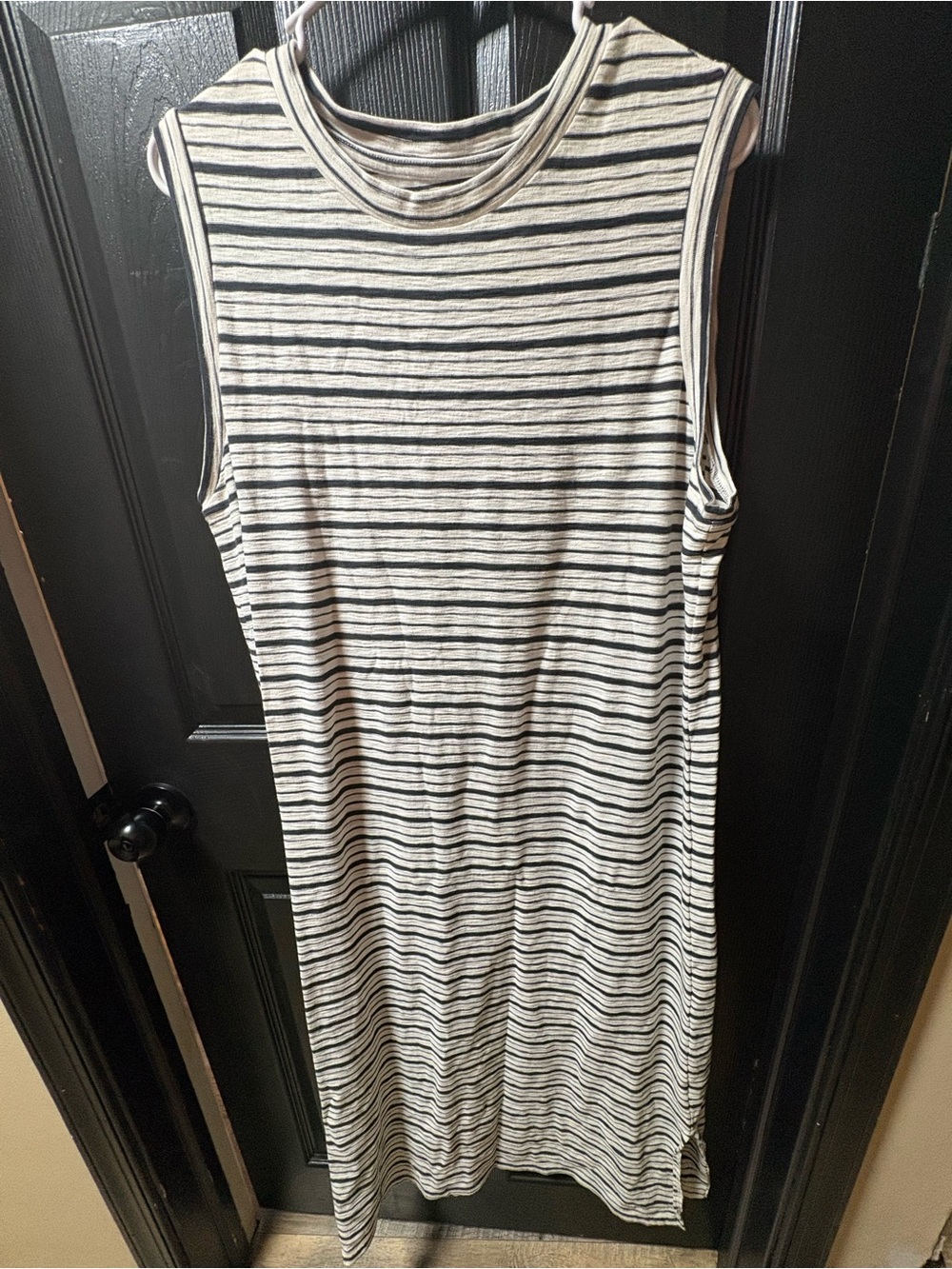 Universal Thread Black & Cream Striped Sleeveless Maxi Dress